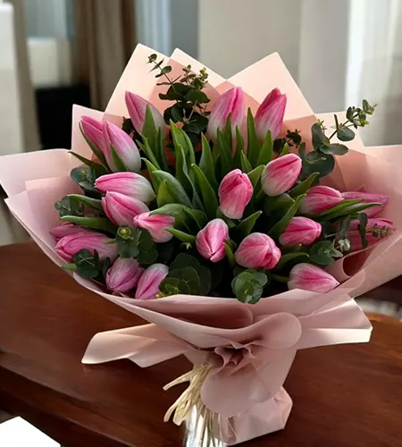 Elegant Bouquet of 15 Pink Lilies – Fresh & Stunning