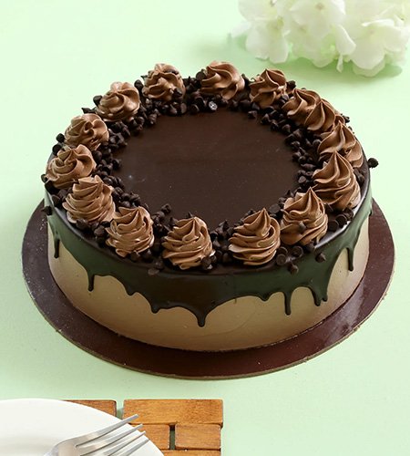 Cream Drop Chocolate Cake Half Kg