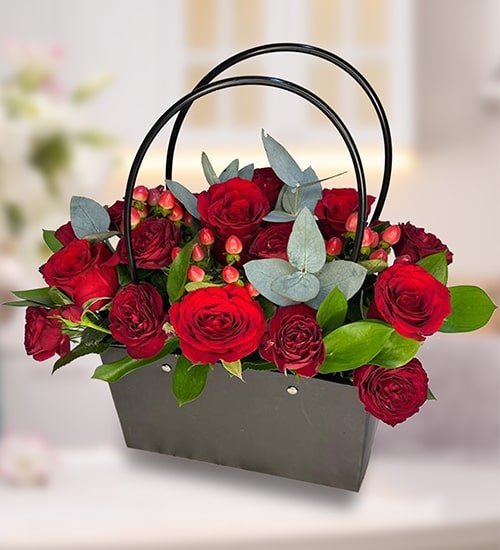 Beautiful Valentine Red Rose Arrangement