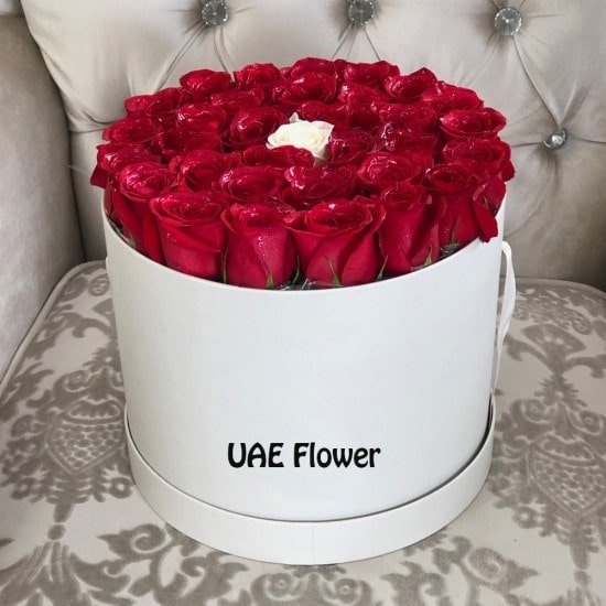 Large Yelena Anniversary Rose Box