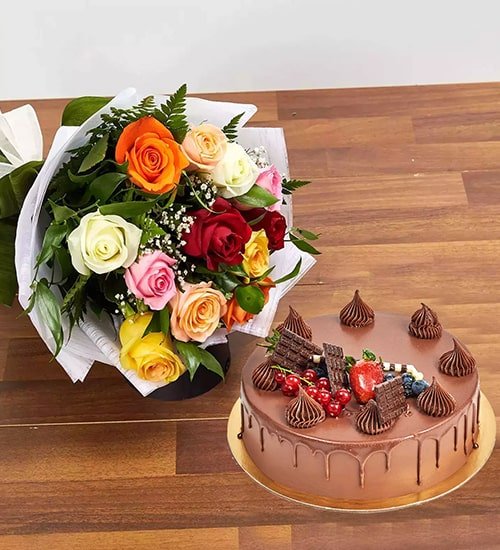 Amazing Mix Roses Bouquet Cake Combo