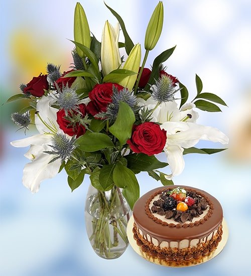 Good Looking Mixed Vase Combo