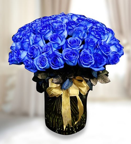 Adorable Blue  Roses Romantic Bunch