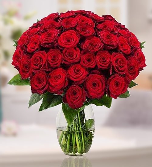 Charming Red Roses Vase Arrangement