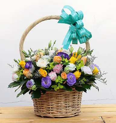 30 White Rose In Basket Argument
