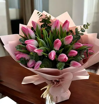 Elegant Bouquet of 15 ...