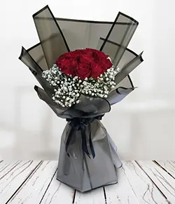 Enticing 15 Red Rose B...