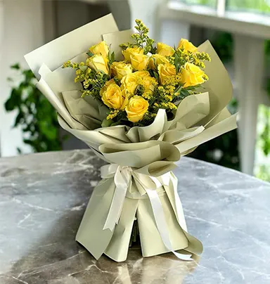 Yellow Sunshine 20 Roses Bouquet