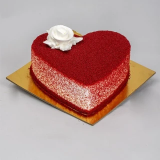 Red Velvet Fresh Cream Cake Half Kg