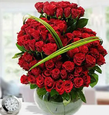 Valentine Red Roses Arrangement - 120 Pieces
