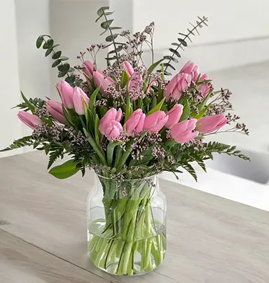 20 Pink Tulips in Glass Vase – Elegant Flor...