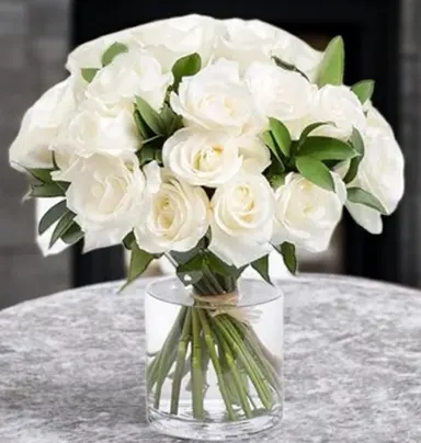 25 White Roses in an Eleg...