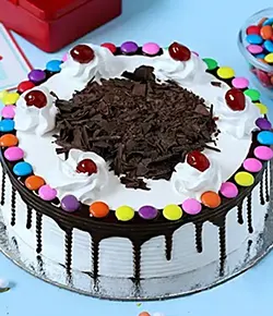 Gems On Top Black Forest Cake Half Kg