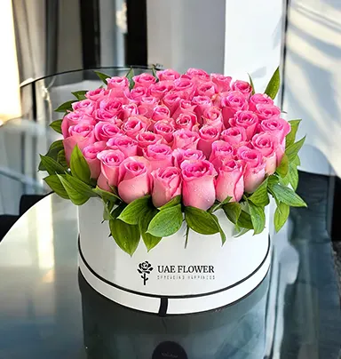 Luxury Pink Roses in a Bo...