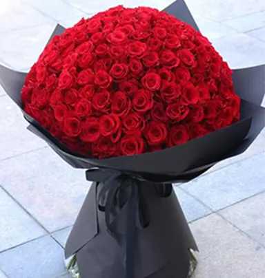 200 Red Roses Bouquet