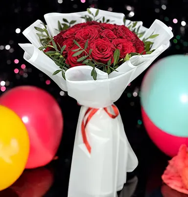 Red Roses Romantic Bunch