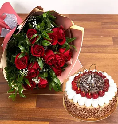 Impressive 12 Red Roses B...