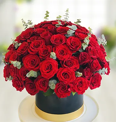 Fascinating Red Roses Box...