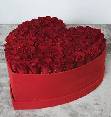 Pretty Red Roses Heart Sh...