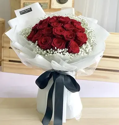 Eternal Love: 25 Red R...