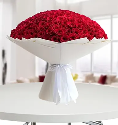 Luxury 300 Red Roses B...