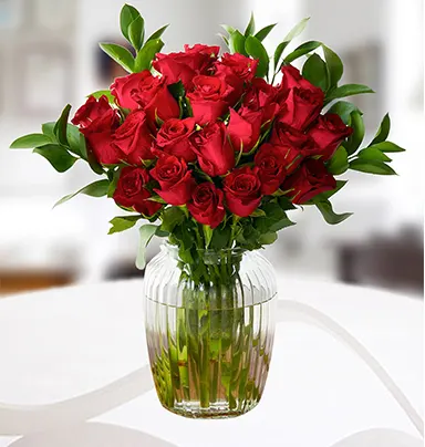 25 Red Rose Glass Vase...